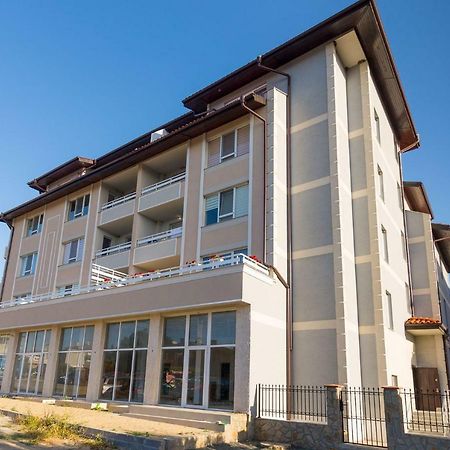 Hiora Apartments Vasiliko 茨雷沃 外观 照片